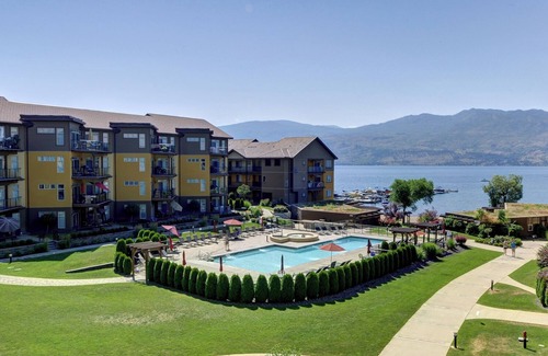 Westbank Condominio | Lakeside Bliss Retreat / Barona Beach
