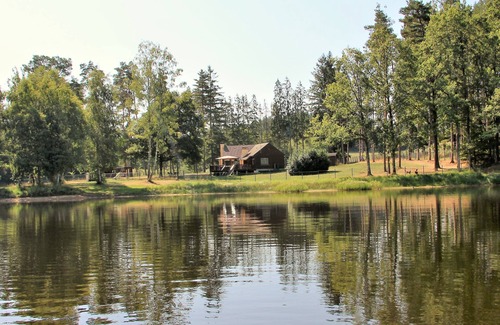 Servieres-le-Chateau Chalet De Esquí | Lakeside cottage