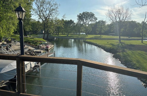 Manchester Cabina | Lakeside Cabin 2 - Perfect Retreat at Enriched Cabins & Resort on Lake Delhi