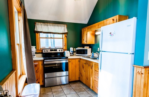 Caratunk Cabina | Lakeside cabin nestled along the shores of Wyman Lake.