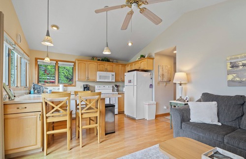 Baileys Harbor Cabina | Lakeside Cabin on Kangaroo Lake - playground for kids!