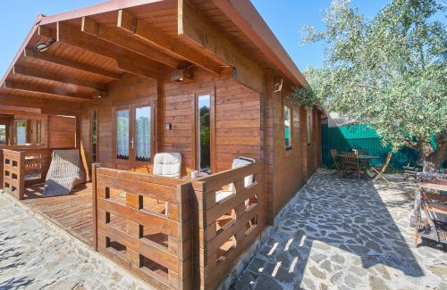 Montargil Chalet De Esquí | Lakeside Cabin Oasis w/AC, By TimeCooler