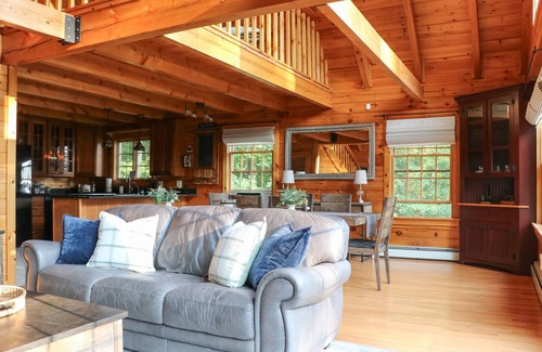 Smithfield Casa | Lakeside Cabin Retreat: Waterfront, Near Colby College, Waterville & Augusta