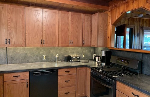 Windham Cabina | Lakeside Cabin With Private Sandy Beach