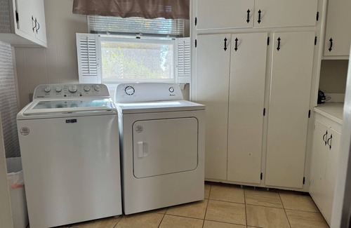 Santee Casa | Lakeside Charming 2-bedroom house in lovely Santee with AC, WiFi