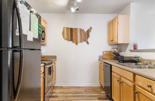 Keowee Condominio | Lakeside Clemson Condo With 4K/Surround Sound/Xbox/Coffee Bar/Private Bathrooms