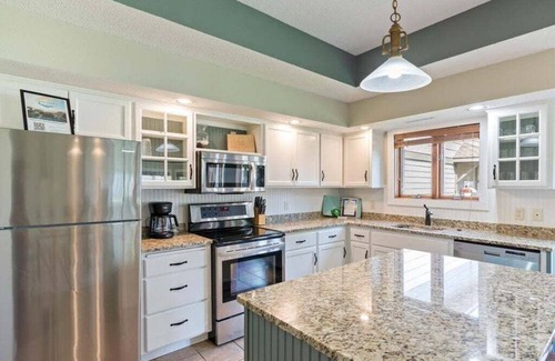 Nisswa Condominio | Lakeside Condo in Gull Lake, MN, 2BR, Boat Rentals