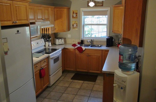 Okanagan-Similkameen Condominio | Lakeside corner penthouse 2 bedroom 2 bathroom Sleeps up to 6 & has an elevator.