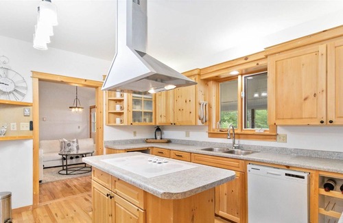 Molega Cabaña | Lakeside cottage with private beach