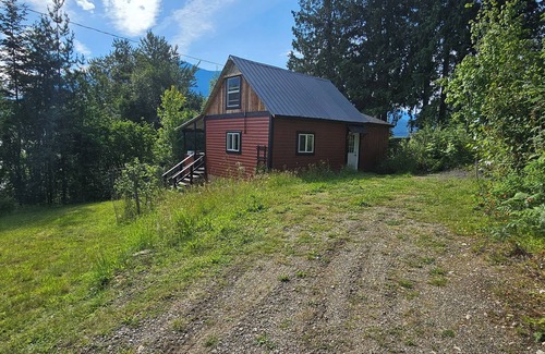Kaslo Cabaña | Lakeside Cottage at Paradise Hills