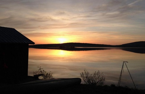 Skaulo Casa | Lakeside cottage in Lapland with great view