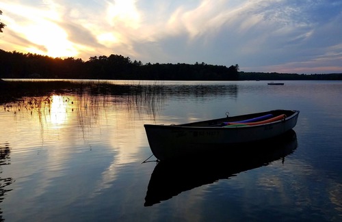 Warren Cabaña | Lakeside Cottage en MidCoast Maine