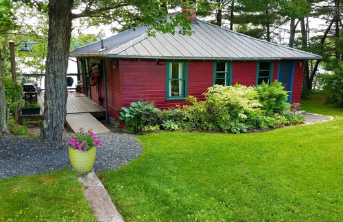 Warren Cabaña | Lakeside Cottage en MidCoast Maine