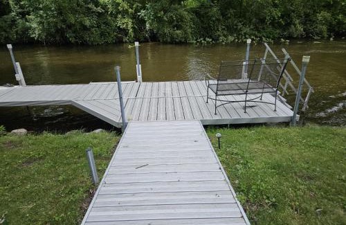 Coldwater Casa | Lakeside Cottage Retreat