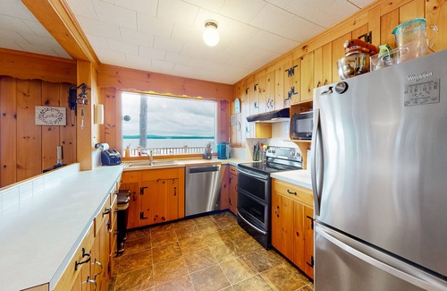 Alton Bay Casa | Lakeside cottage with Lake Winnipesaukee views & private boat dock, dog-friendly