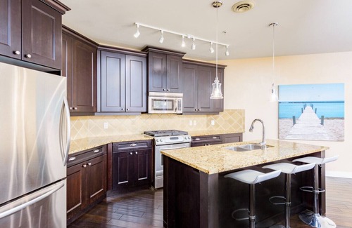 Westbank Condominio | Lakeside Elegance: 3-Bedroom Condo at Barona Beach