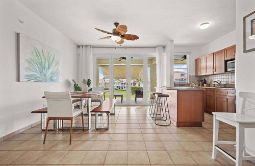 Candelero Abajo Apartamento | Lakeside Escape | Stylish Unit with BBQ and Pool