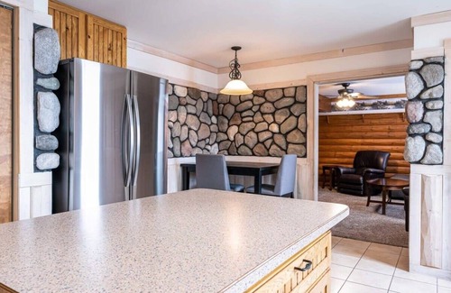 Mayfield Apartamento | Lakeside Getaway - 4 Private Lodges Combined