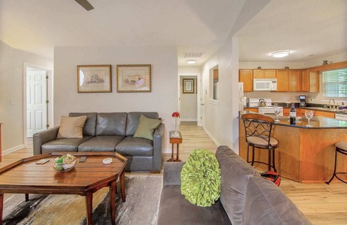 Springdale Casa | Lakeside Getaway - Next to Beaver Lake
