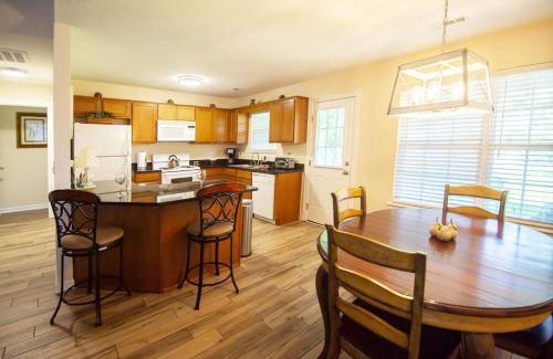 Springdale Casa | Lakeside Getaway - Next to Beaver Lake