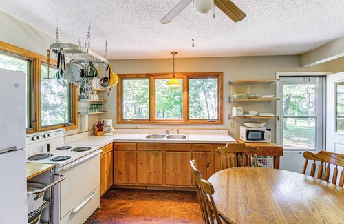 Clitherall Cabina | Lakeside Getaway w/Dock: West Battle Lake Cabin