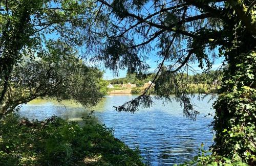 St Wenn Otro | Lakeside Glamping Kingfisher