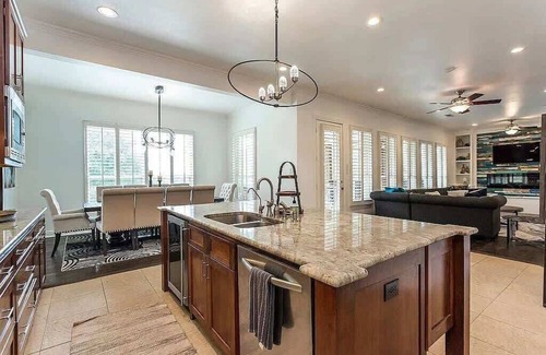 Little Elm Casa | Lakeside Grand Villa - Lone Star State, Little Elm