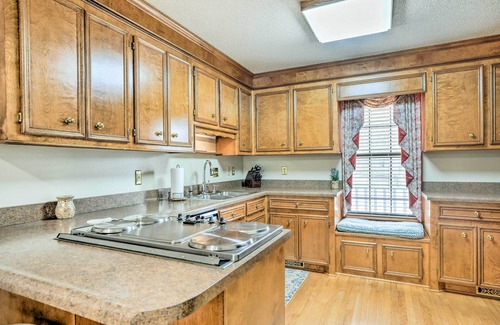Moncks Corner Casa | Lakeside Happiness: Home on Lake Moultrie!