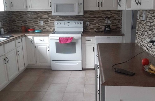 Timberlea Casa | Lakeside Haven Bright and cozy