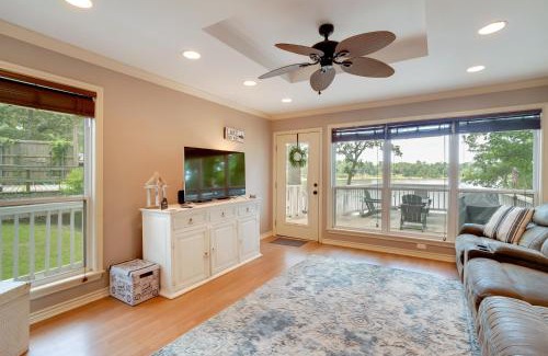 Jefferson Casa | Lakeside Haven with Deck and Views in Jefferson!