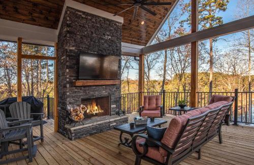 Reed Creek Casa | Lakeside Haven with Gourmet Kitchen