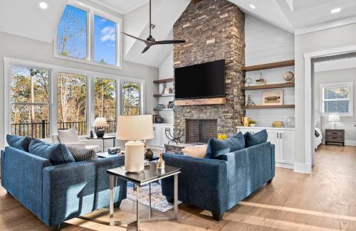 Reed Creek Casa | Lakeside Haven with Gourmet Kitchen