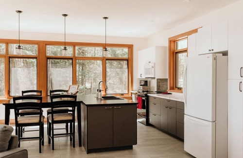 Bracebridge Cabaña | Lakeside Haven (Your Cottage Retreat)