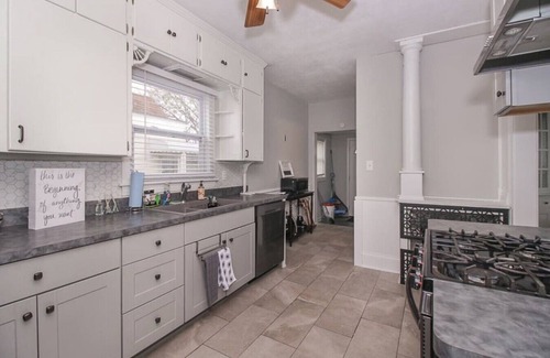 Lorain Casa | Lakeside Home in Lorain