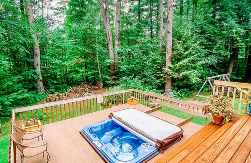Kennebec Casa | Lakeside Home on Great Pond in Belgrade Lakes with hot tub, walk to village.
