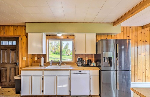 Lakeside Casa | Lakeside Home w/ Beach ~ 14 Mi to Ski Area!