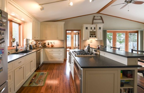 Oxford Casa | Lakeside Home with 450 feet of Private waterfront on Thompson Lake