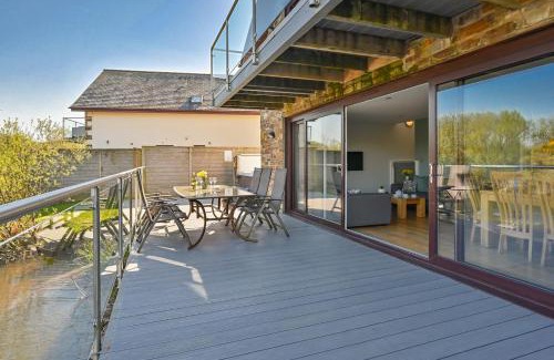 Winnard's Perch Casa | Lakeside House on Retallack Resort with Hot Tub 110