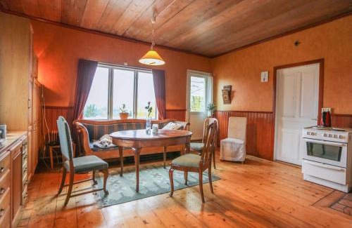 Ramvik Casa | Lakeside House, Storstugan