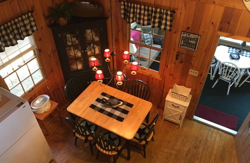 Leeds Cabaña | Lakeside Housekeeping Cottage en Leeds, Maine