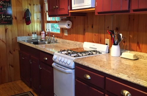 Leeds Cabaña | Lakeside Housekeeping Cottage en Leeds, Maine