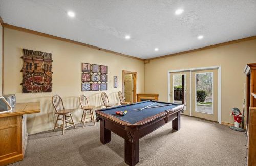 Sherrills Ford Casa | Lakeside Lodge by AvantStay Hot Tub Dock