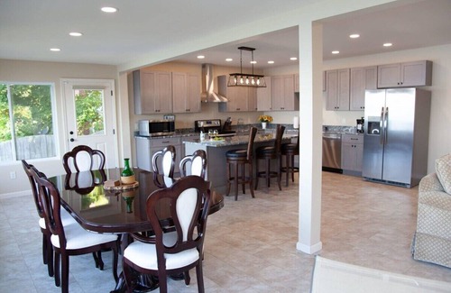 Geneva Casa | Lakeside Landing Dock, Fire Pit + Boat Rental