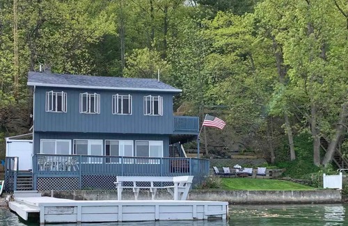 Valois Casa | Lakeside Life on Keuka's Water's Edge