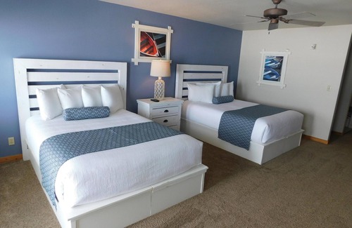 Nisswa Complejo | Lakeside Lodge 2 Queen w/Jacuzzi on Gull Lake- Fireplace-Balcony - Pet Friendly!
