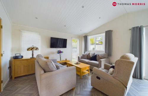Huntingdon Casa | Lakeside Lodge Retreat with Views