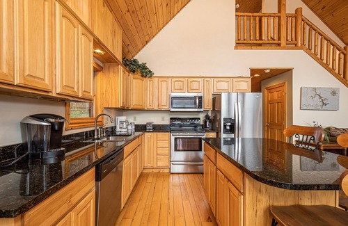 McHenry Cabaña | Lakeside Lodge