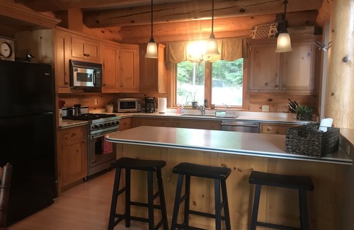 Conover Casa | Lakeside Lodge Vacation Rental. See discounts below for less than 12 people.