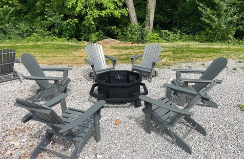 Somerset Cabina | Lakeside Loft-Brand new cabin, water view, close to ramp and large boat parking!