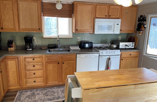 Shell Lake Cabina | LAKESIDE LOOKOUT: Experience stunning views, Endless Shorline, Family Retreat.
